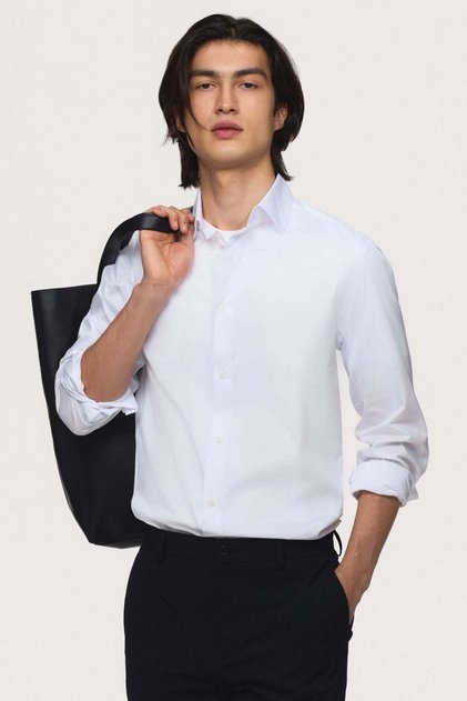 قميص مطاطي بقصّة Slim Fit