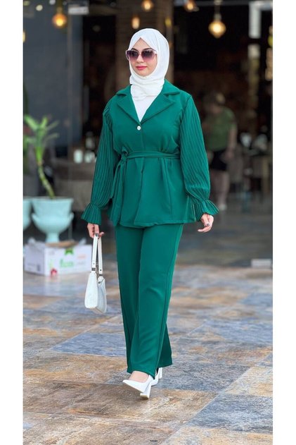 4468 - Modest Two-Piece Set Emerald Green