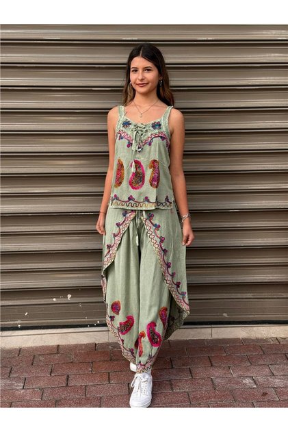 Green Color Embroidered Trousers and Blouse Set
