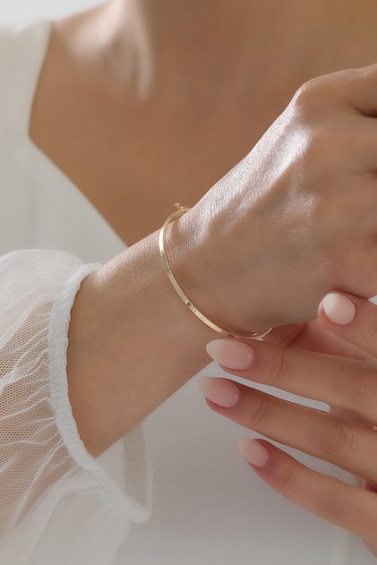 14 Ayar Altın Vida Desen Elastik Kelepçe