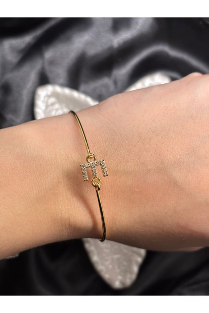 Minimal Gold Color Thin Cuff Bracelet – Elegant and Timeless Design