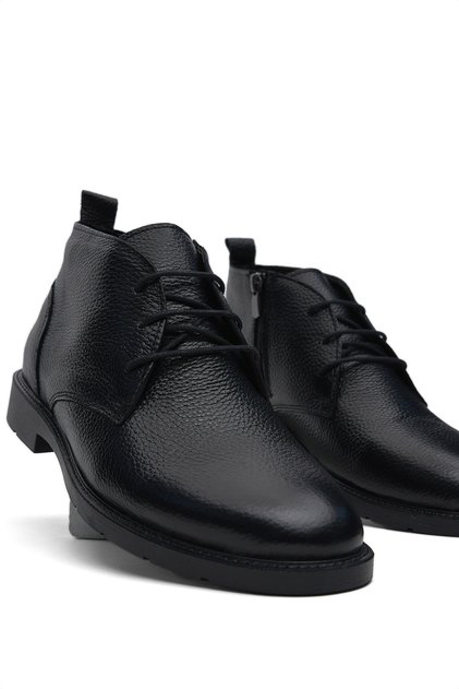 Schwarze Herrenstiefel aus echtem Leder mit bequemer Passform und Schnürung vorne