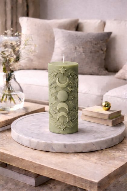 Astroloji Desenli Dekoratif Silindir Mum – Ay & Güneş Figürlü Modern Ev Dekoru