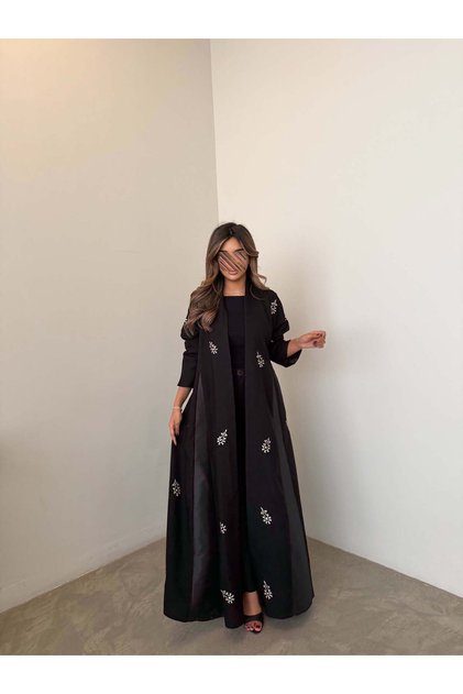 MWT1048 - عبايه تطريز بتدخيل تفته