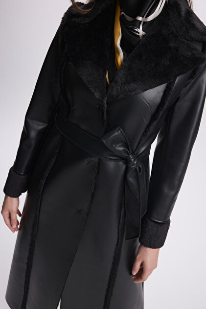 Zühre Geniş Yaka Kürk Detaylı Siyah Kaban 13633 - Fiyatı, Yorumları