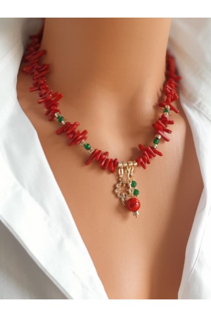 Kırmızı Mercan Şans Objeli Yonca Charm Kolye