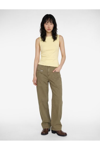Slim Fit Asymmetrical Cut Sleeveless Boat Neck Blouse