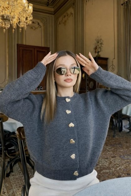 Heart Button Detailed Knitwear Kırka