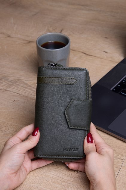 100% Genuine Leather Multi-Compartment Women's Wallet 8 Card Holders 4 Hidden Compartments Khaki