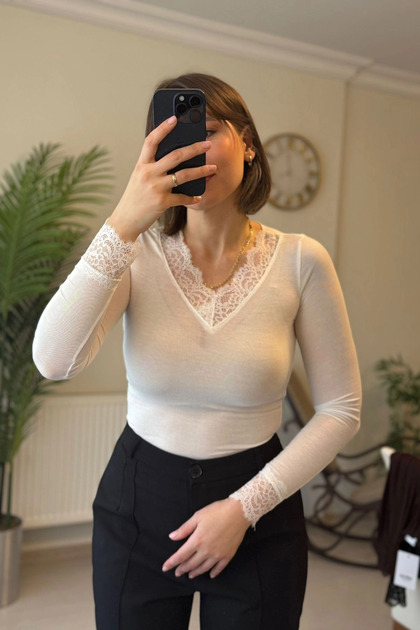 V-Neck Lace Modal Cashmere Ultra Light Ecru Blouse