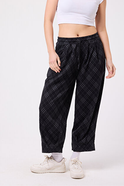 Kadın Sokak Tarzı Paça Detaylı Baggy Pantolon