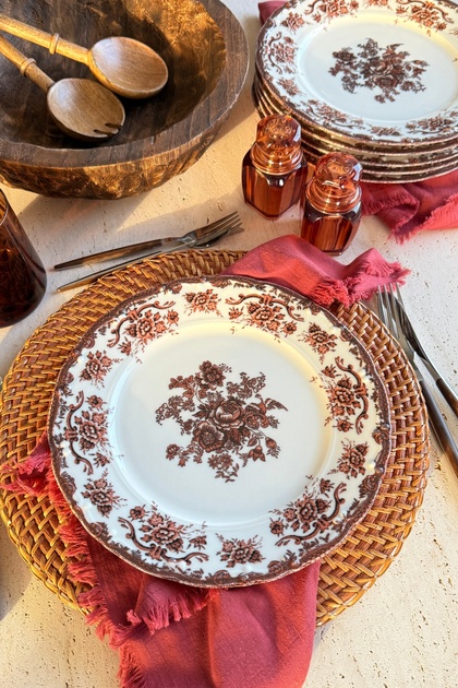 Antique Rose 6-Person 25 cm Special Design Premium Porcelain Serving Plate Set with Burgundy Floral Pattern