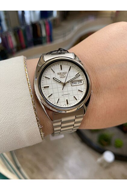 Seiko SNXF05K1 Orologio Analogico Uomo – Movimento Automatico, Quadrante Bianco, Cinturino Grigio, Acciaio Inox, 3 Bar
