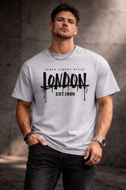 تي شيرت Urban Streat ذو تفاصيل نصية أساسية