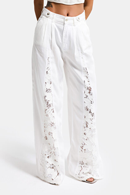 Women's White 6s6-2 Wide-Leg Lace Embroidered Detail Special Design Denim Jeans