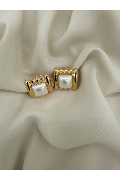 Maeva Gold Steel Minimal Earrings – Non-Tarnish, Water-Resistant, Stylish Women's Earrings