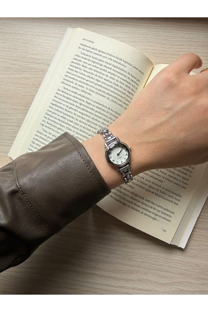 Öztel Vintage Minimalist Metal Cord Vintage Women's Wristwatch Silver