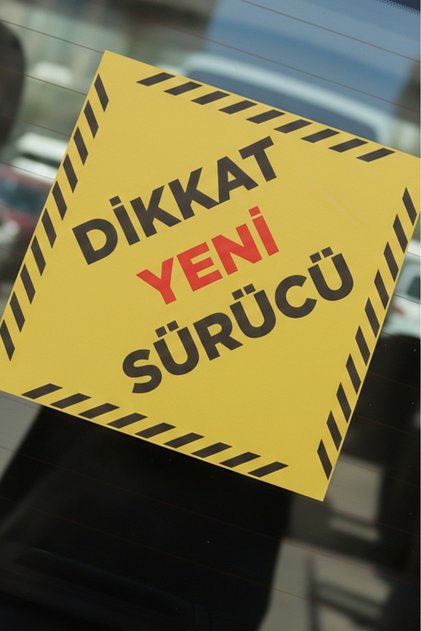 DİKKAT YENİ SÜRÜCÜ YAZISI OTO CAM AKSESUAR SİYAH SARI RENK