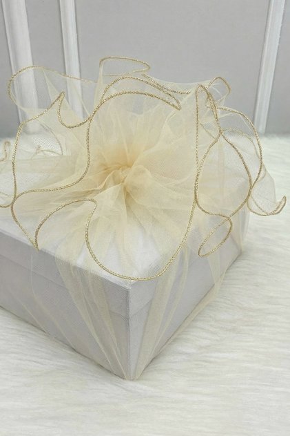 Krem Süsleme Tülü Gold Kenarlı, Bohça Çeyiz Gelin Damat Nişan Nikah Valiz Hediye Süsü 100x100cm