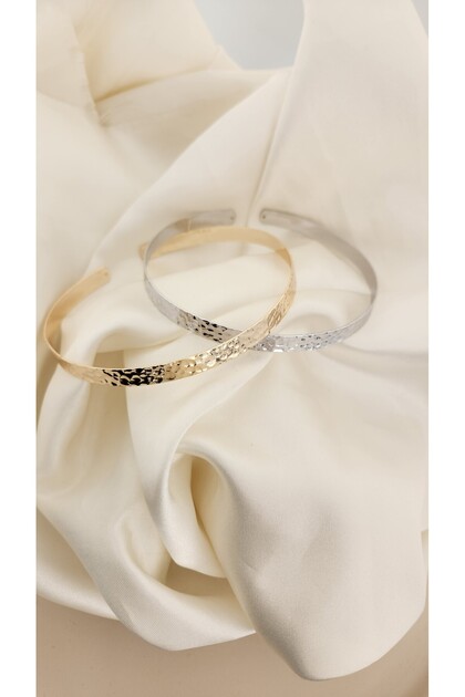 Women's Gold Tree Bark Pattern Ribbon Choker