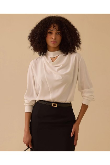 Degaje Yaka Pencere Detaylı Bluz