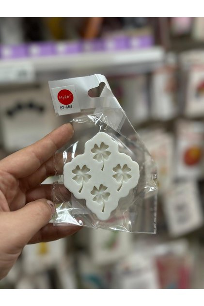 Bt-683 clover model silicone mold 4 pieces 2 cm