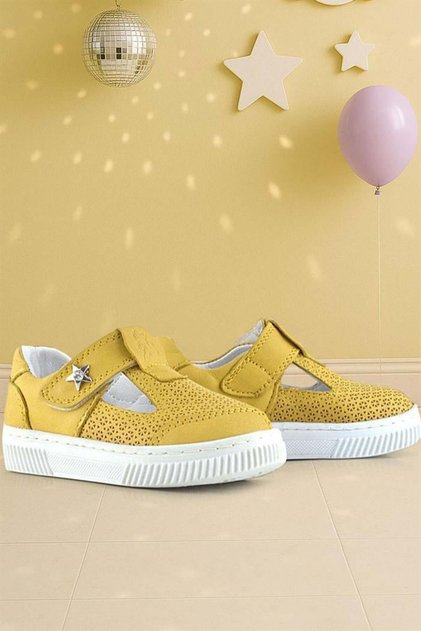 Bheem Genuine Leather Yellow Velcro Star Detailed Baby Sandals