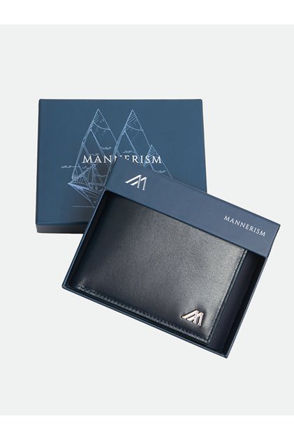 The Stillwater Essential Leather Bifold Wallet – Navy