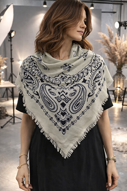 Ethnic Pattern Model Tasseled Shoulder Scarf 110X110 cm