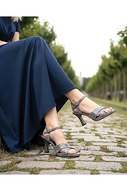 9 cm Heel Women's Evening Shoes with Cross-Detail Platform Front Structure