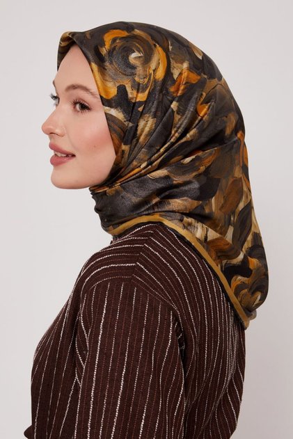 Eșarfă cu model floral pastel și cristale strălucitoare