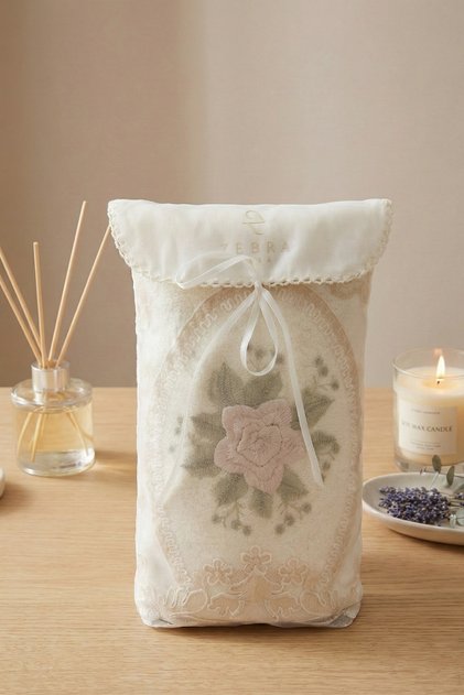 Prosop de baie cu buzunare „Floransa” pentru trusă de nuntă / Crem