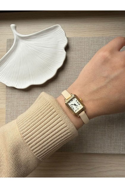 Retro Minimal Leather Cord Vintage Women's Wristwatch