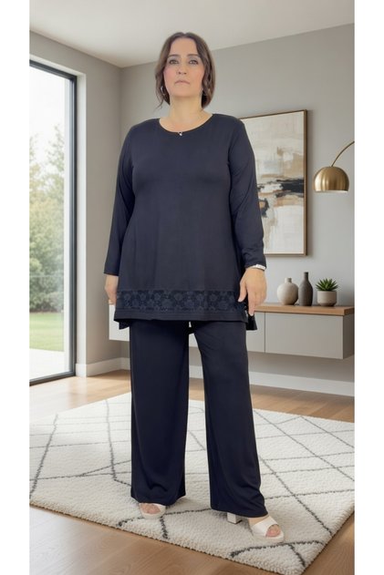 Skirt with Guepure Detail at the Bottom, Circular Necklace Bluse, Elastic Waist Pants, Plus Size, Two-Piece Set