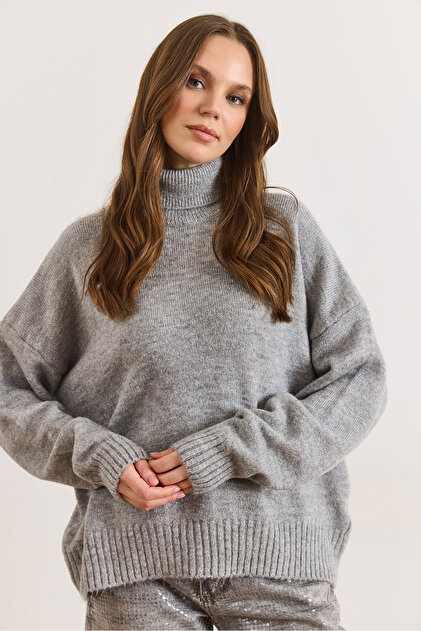 Women's Gray Turtleneck Soft Textured Bat Knitwear Sweater Kzk-19001036
