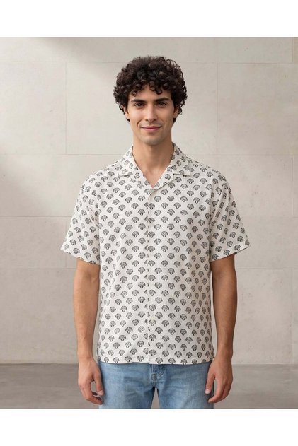 Men White Allover Print Short Sleeve Shirt