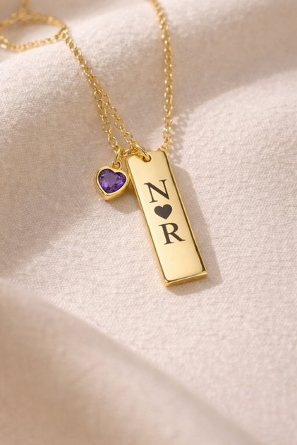 İsim veya Tarih İşlemeli Gold Kolye – Kalp Taşlı Kişiye Özel Çubuk Kolye