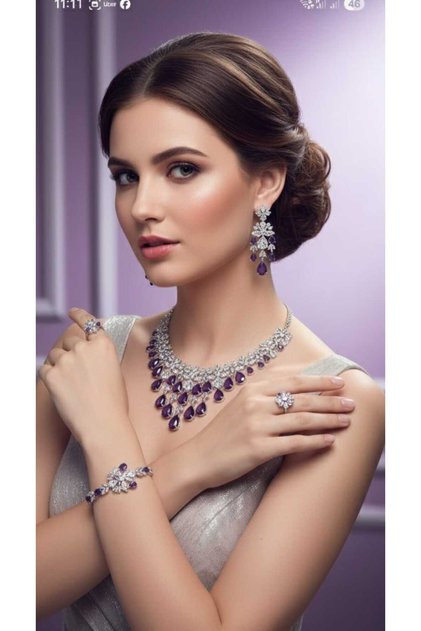 A stunning women's jewelry accessory set
