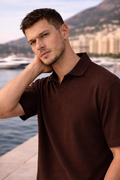 Leodes Waffle Fabric Polo Collar Relaxed Fit Buttonless Men's T-Shirt - Brown