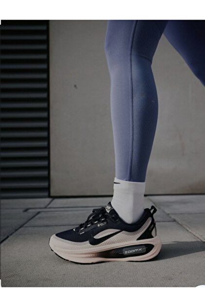 Nike Vomero 18 'Black Pink' GORE-TEX Kadın Koşu Ayakkabısı