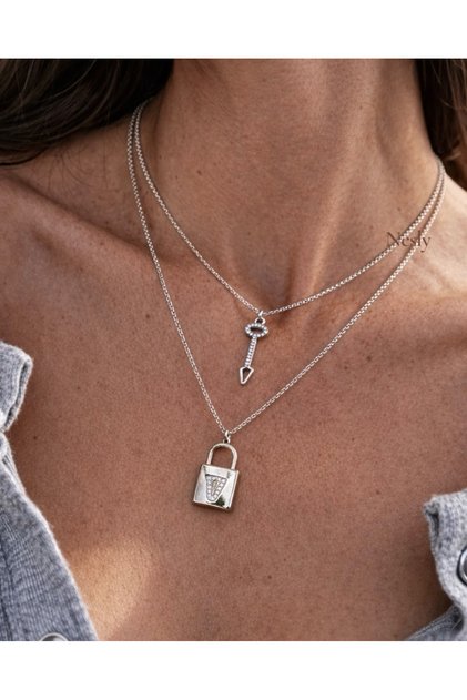 Double y model key and lock detailed necklace-silver