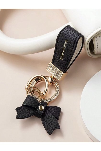 A stylish and practical leather Bag or keychain.