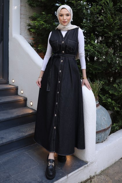 Rochie neagră din denim cu buzunare și nasturi