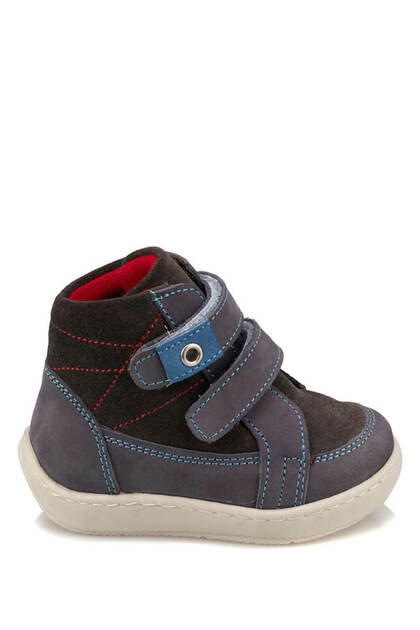 92. 512016 .I Gray Boy's Flat Boots