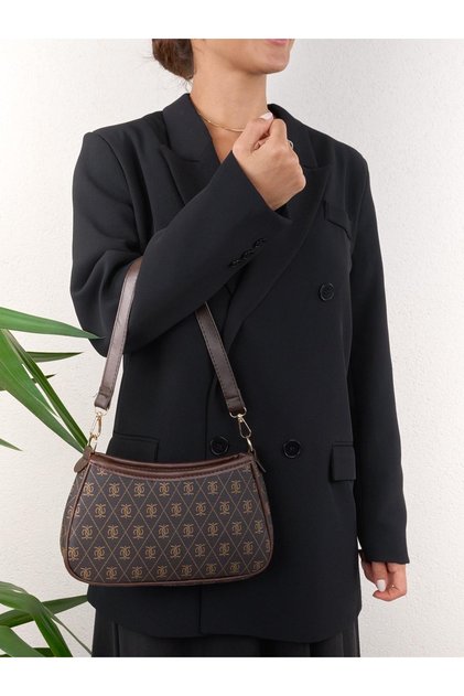 حقيبة Farme Monogram كروس، باللون البني
