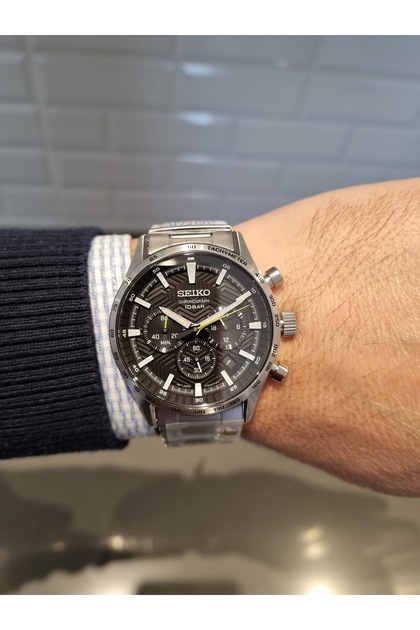 Seiko - Siyah Kadran Takvimli Çelik kordon,safir cam 10 ATM Su Seiko - Siyah Kadran Takvimli Çelik kordon,safir cam 10 ATM Su