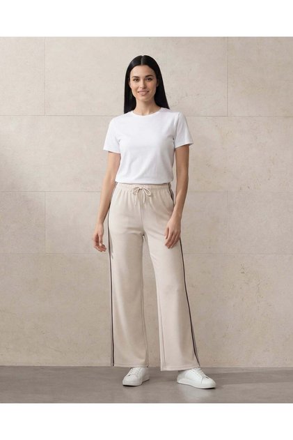 Women Beige Active Pant