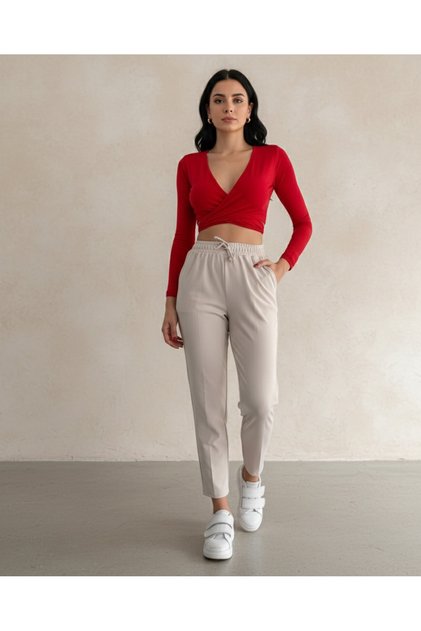 Elegant women's trousers with a slim fit at the bottom, made in Turkey (MQ Collection)
