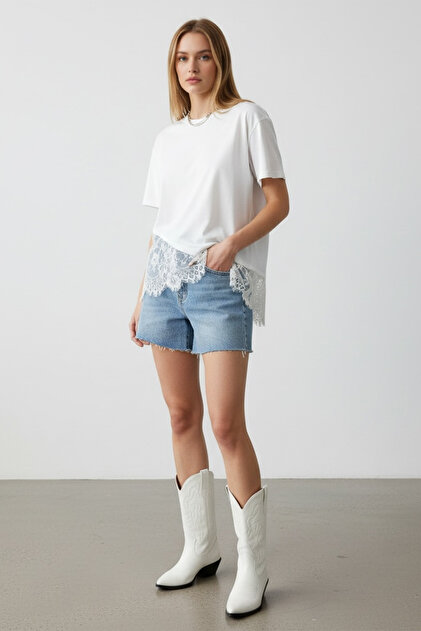 Trend Alaçatı Stili White Asymmetric-Cut Lace Detail Oversized