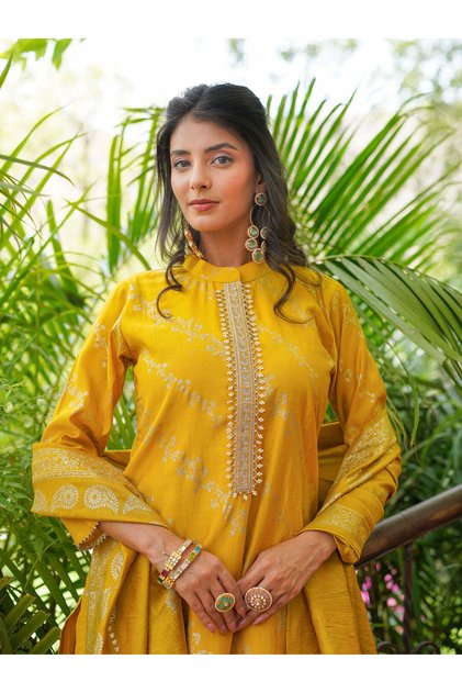 Yellow Silk Blend Floral Printed Straight Kurta Trousers With Dupatta